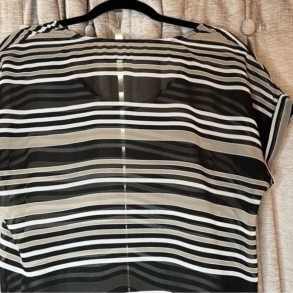 Soprano Black and Grey Stripe Short Sleeve Blouse Size Medium - Picture 10 of 13